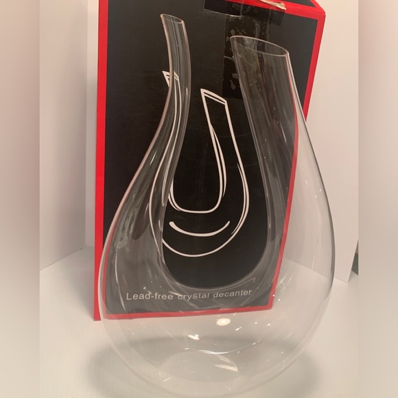Hand Blown Artisan: Unique Shaped Lead Free Crystal Wine Decanter - Picture 3 of 8